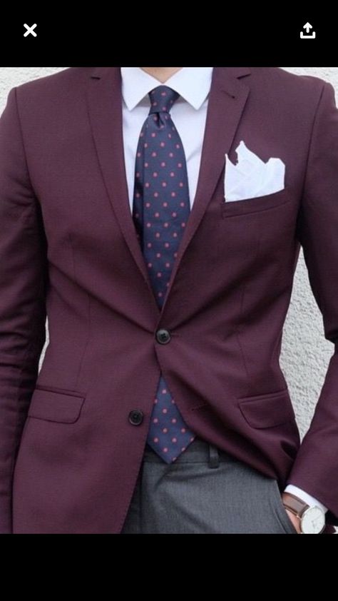 Mens Maroon Blazer Outfit, Burgundy Blazer Outfit Mens, Maroon Blazer Outfit Men, Maroon Blazer Outfit, Mens Burgundy Blazer, Burgundy Blazer Outfit, Patches On Jeans, Terno Slim Fit, Maroon Blazer