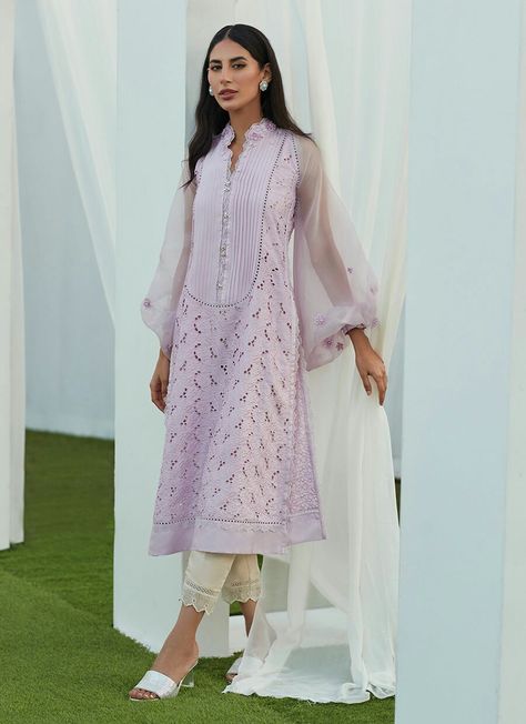 Farah Talib Aziz, Cotton Suit Designs, Lavender Shirt, Embroidery Suits Punjabi, Gown With Dupatta, Lavender Silk, Fashion Week Outfit, Latest Dress Design