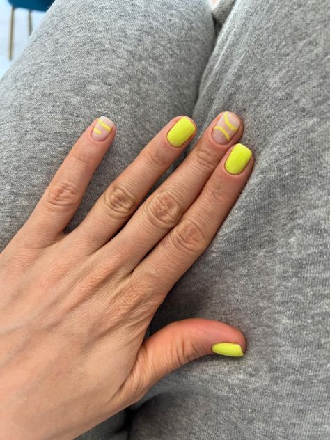 Neon Yellow Gel Nails Short, Neon Short Gel Nails, Chartreuse Nail Design, Lime Green Gel Nails, Lime Yellow Nails, Green Lime Nails, Neon Yellow Nails Short, Lime Nails Design, Chartreuse Nails