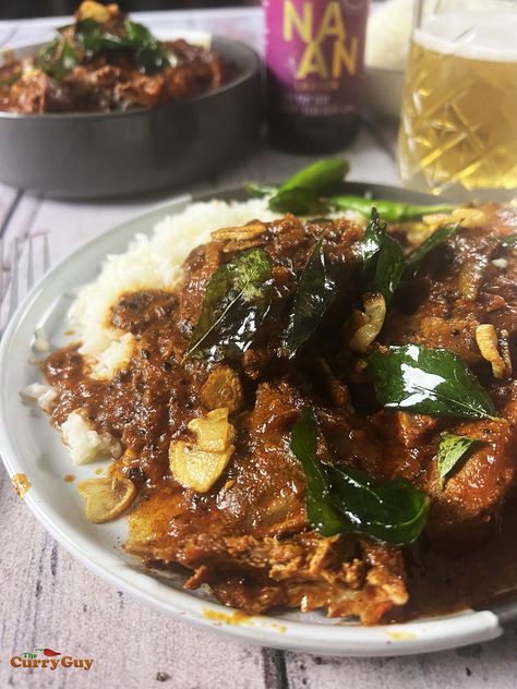 Rabbit Curry, Rabbit Liver Recipe, Best Rabbit Recipe, Sri Lankan Crab Curry, Lamb Madras Curry, Chilli Paste, Rabbit Food, Family Eating, Green Chilli