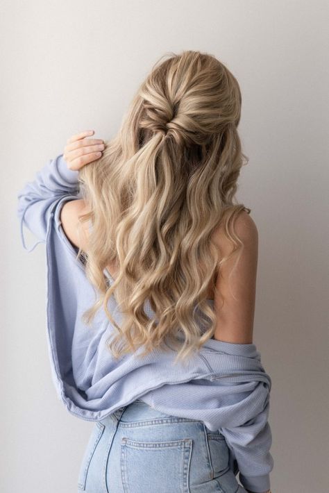 Bun Curls, Easy Back To School Hairstyles, Classic Ponytail, Prom 2022, Sock Bun, God's Glory, Half Ponytail, School Hair, Fishtail Braid