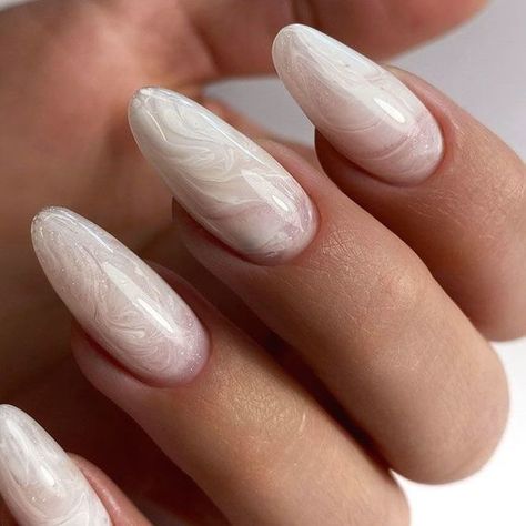 Trends Nails, Manikur Kuku, Marble Nail Designs, Simple Gel Nails, Almond Shape Nails, Casual Nails, Snowflake Nails, Almond Nails Designs, Bride Nails