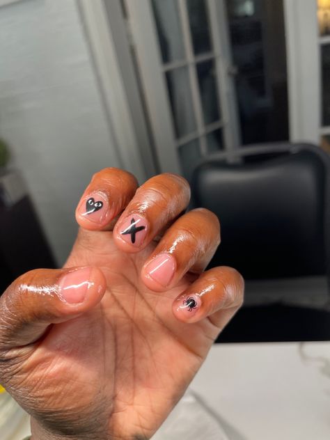 Nail Ideas For Men Black, Clear Nail Art Short, Mail Designs For Men, Nail Styles For Men, Dyed Curly Hair Ideas Men, Stud Nail Designs Simple, Nail Design On Natural Nails Art Ideas, Clear Gel Nails Men, Kaws Manicure