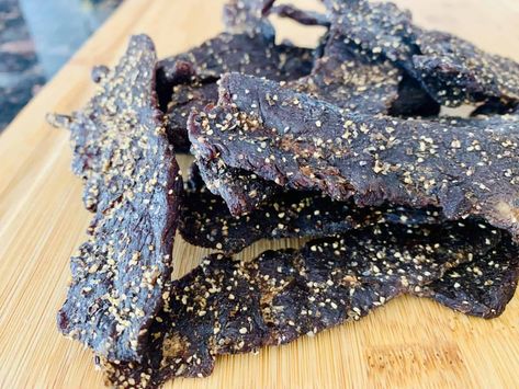 Black Pepper Beef Jerky ~ The Recipe Bandit Black Pepper Jerky Recipe, Peppered Beef Jerky Recipe Dehydrator, Peppered Jerky Recipe, Spicy Jerky Recipe, Peppered Beef Jerky Recipe, Spicy Beef Jerky Recipe, Jerky Marinade Recipes, Beef Jerky Dehydrator, Beef Jerky Recipe Dehydrator