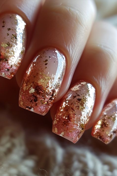 Rose Gold Nails Trending Nails Winter 2024, Black And Rose Gold Nails Design Classy, Nails Art For Wedding, Copper Ombre Nails, Modern Nail Designs, Candy Crush Nails, Nails With Foil, Nails Shimmer, Stage Dive