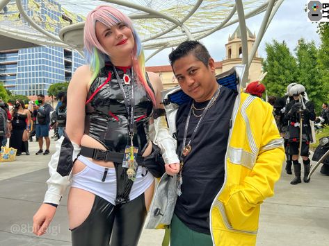 Lucy and David (from Cyberpunk Edgerunners) cosplayers at FanimeCon 2023. #cyberpunk #cyberpunk2077 #cyberpunkedgerunners #lucykushinada #lucykushinadacosplay #lucynakushinada #davidmartinez #davidmartinezcosplay #fanimecon #fanime2023 #fanime #fanimecon2023 David From Cyberpunk, David X Lucy, Lucy Cyberpunk Cosplay, Lucy X David, David And Lucy, Lucy And David, David Cyberpunk, Cyberpunk Costume, Cyberpunk Cosplay