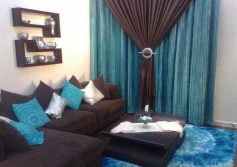 Hang my Brown curtains with the blue on top instead? Grey Living Room Ideas Color Schemes, Brown Curtains Living Room, Turquoise Living Room Decor, Living Room Turquoise, Living Room Brown, Brown Living Room Decor, Teal Living Rooms, Apartment Decorating Living, Brown Curtains