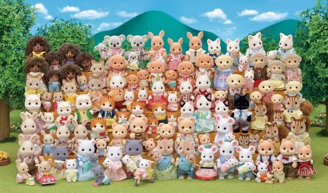 Sylvanian Families House, Critters 3, Calico Critters Families, Calico Critters, Little Critter, Family Set, Sylvanian Families, Animal Figures, Cute Dolls