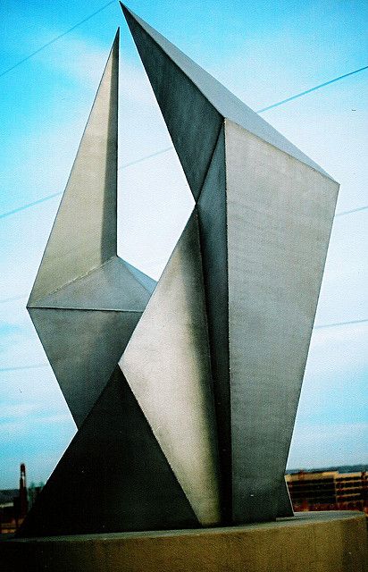 sculpture by uberculture, via Flickr Geometric Sculpture Architecture, Organic Sculpture, Monument Signs, Geometric Sculpture, Metal Stool, Design Theory, Landscape And Urbanism, Street Design, Modern Sculpture