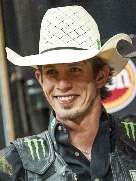 J.B. Mauney Jb Mauney Wallpaper, Jb Mooney, Jb Mauney, Western Collage, Pbr Bull Riders, Pbr Bull Riding, Bucking Bulls, Professional Bull Riders, American Bull