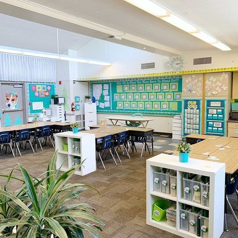 Getting Started with Math Workshop Model – Week One – Core Inspiration by Laura Santos Laura Santos, Classroom Arrangement, Classroom Goals, Classroom Seating, Classroom Tour, Classroom Makeover, Classroom Layout, Elementary Classroom Decor, Third Grade Classroom