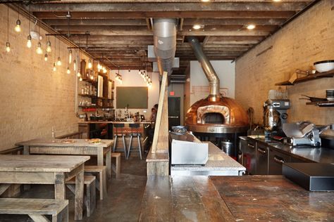 Pizza Shop Design, Wood Fired Pizza Restaurant, Pizza Oven Restaurant, Italian Kitchen Ideas, Italian Restaurant Interior, Pizza Business, Pizza Store, Pizzeria Design, Pizza Food Truck