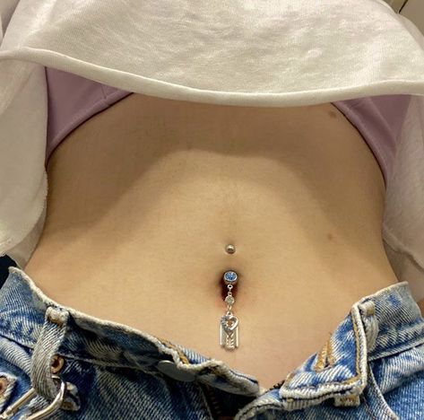 Bellybutton Piercings, Belly Button Piercing Jewelry, Belly Piercing Jewelry, Cool Piercings, Cute Ear Piercings, Cute Piercings, Navel Piercing, Belly Piercing, Belly Button Piercing