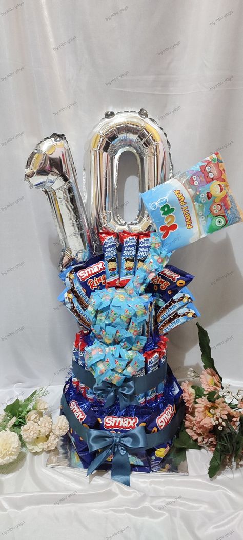 Snack Tower Ideas, Snack Cake Tower Birthday, Candy Cake Diy, Snack Tower, Snack Bouquet, Cake Snack, Apologizing Quotes, Cake Tower, Birthday Snacks