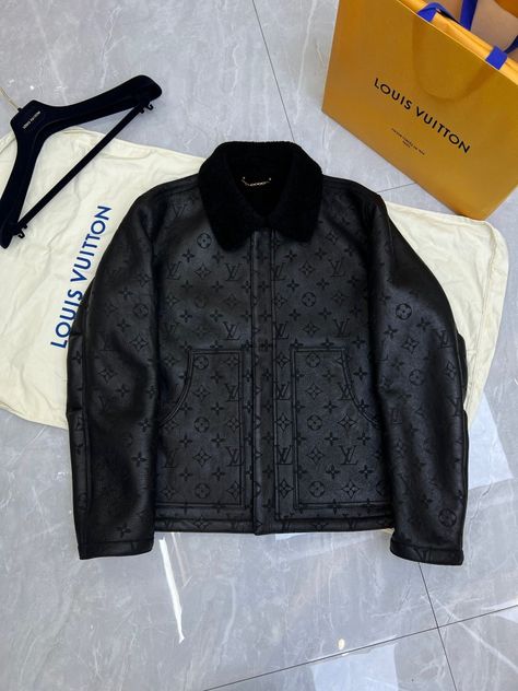 Louis Vuitton Jackets Men, Louis Vuitton T Shirt, Louis Vuitton Jacket, Classy Outfits Men, Fresh Outfits, Street Style Outfits Men, Mens Casual Dress Outfits, Men Stylish Dress, Mens Luxury Fashion