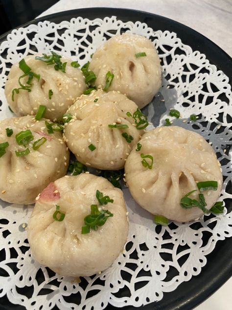 bao pork buns chinese food aesthetic nyc Bao Buns Aesthetic, Bao Aesthetic, Aesthetic Nyc, Bao Buns, Pork Buns, Wedding Board, Splatoon, Chinese Food, Buns