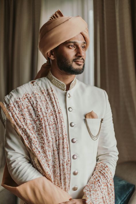 Muslim Men Wedding Outfit, Muslim Groom Outfit For Nikah, Muslim Groom Poses, Muslim Groom Outfit, Groom Portraits Poses, Nikah Poses, Nikkah Couple, Groom Shoot, Men Wedding Rings