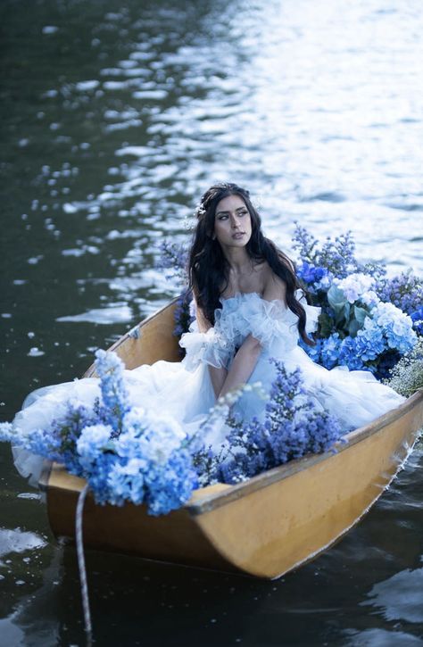 Fairytale Vibe Boat Flowers Quince Photoshoot Ideas In Water, Dreamy Photoshoot Fairytale, Fairy Theme Photoshoot, Fairytale Photography Princesses, Fairy Boat, Quince Photos, Quinceañera Photoshoot Ideas, Quince Photoshoot Ideas, Pre Debut Photoshoot