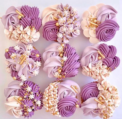 80 Cupcake Cake Number, Lavender Cakes, Cupcakes Purple, Nails Moodboard, Gold Dessert Table, Crazy Cupcakes, Purple Cookies, Buttercream Cookies, Cupcake Inspiration