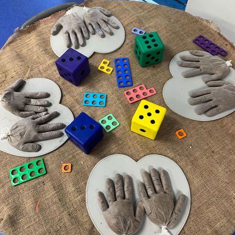 Miss S on Instagram: “🖐 HANDS ON MATHS 🖐 I stole this fab idea from @eyfs_herts  I plan to use this for addition and subtraction too! #eyfs #eyfsideas…” Addition Eyfs, Subitising Eyfs Display, Subtraction Eyfs, Maths Continuous Provision Eyfs, Addition Tuff Tray, Maths Eyfs, Classroom 2023, Subtraction Kindergarten, Eyfs Activities