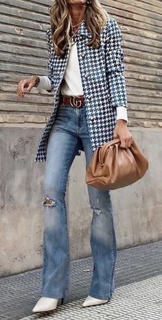 Saturday Work Outfit, Denim Work Outfits Women, Saturday Outfit, Outfit Jeans, Looks Street Style, Fashion Mistakes, Style Mistakes, Moda Fashion, Look Fashion