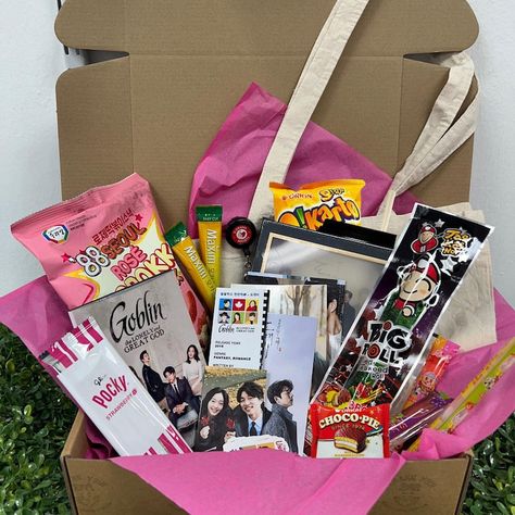 2024 Christmas Gift Ideas for K-pop and K-drama Fans – Korean Babes Tee Gifts For Kpop Fans, 5 Gifts, K Drama, Christmas Gift Ideas, Top Gifts, K Pop, Thoughtful Gifts, The Holiday, Kdrama