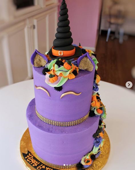 10 Spooktacular Halloween Cakes - Find Your Cake Inspiration Unicorn Halloween Cake, Fall Unicorn Cake, Halloween Unicorn Party, Witch Cake Birthdays, Halloween Unicorn Cake, Halloween Cake Recipes, Halloween Torte, Pasteles Halloween, Witch Cake