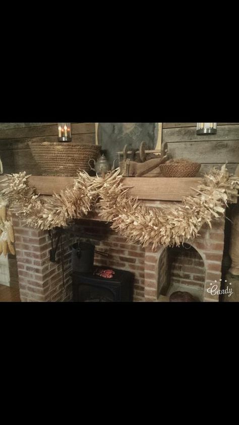 Dried corn husk garland Corn Husk Garland Diy, Corn Husk Garland, Fall Primitives, Corn Husk Crafts, Fall Outdoors, Coastal Fall, Dried Corn, Thanksgiving Tablescape, Outdoor Trees