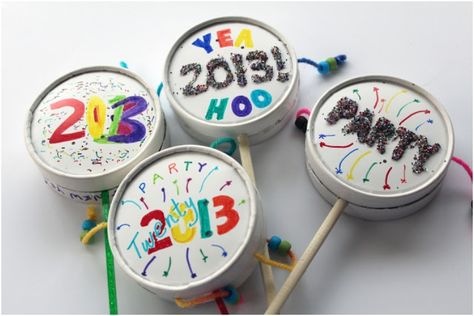 18 Crafts To Make New Year’s Eve Fun For The Kids Diy Nye, Drum Lessons For Kids, New Years Eve Traditions, New Year's Eve Crafts, Korean New Year, Korean Crafts, New Year's Eve Activities, Kids New Years Eve, Winter Entertaining