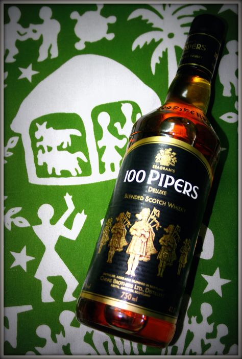 100 Pipers > Scotch Whiskey > Blended > Light, Rubbing Alcohol, Acid Apple, Honey. :| The name 100 Pipers proceed from the one hundred pipers that went to battle with legendary scottish hero, Bonnie Prince Charlie. 100 Pipers Whisky, Daaru Party Pic, Bonnie Prince Charlie, Silk Chocolate, Apple Honey, Beer Photography, Party Drinks Alcohol, Alcohol Party, App Background