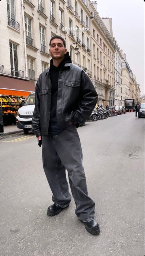 Men Jacket Aesthetic, Leather Jacket Streetwear Outfit, Leather Jacket Men Streetwear, Leather Jacket Winter Outfit Men, Leather Jacket Outfit Streetwear, Off Duty Model Style Men, Men Style 2023 Winter, Fai Khadra Outfits, Styling Black Leather Jacket