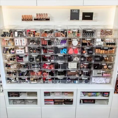 Large Collection Of Makeup, Large Makeup Collection Storage, Big Makeup Collection, Huge Makeup Collection, Tiktok Inspiration, Koleksi Makeup, Makeup Collection Storage, Makeup Beauty Room, Makeup Artist Branding