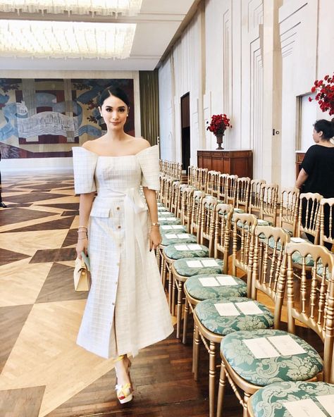 Heart Evangelista Heart Evangelista Style, Modern Filipiniana Gown, Filipiniana Wedding Dress, Modern Filipiniana Dress, Heart Evangelista, Filipino Fashion, Modern Filipiniana, Filipiniana Dress, Grad Dresses