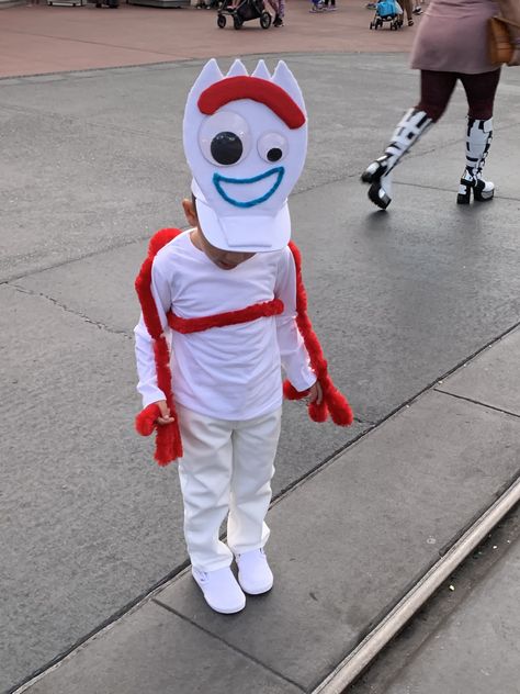 Forkie Toy Story Diy Costume, Diy Forky Costume, Forky Costume Diy, Forky Costume, Mario Costumes, Diy Forky, Disfraz Toy Story, Disneyland Costumes, Mario Costume