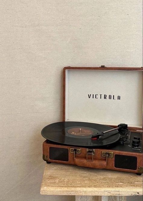 Vintage Record Player, Record Player, Decor Art, Old Money, Money, Music, Art, Record Players