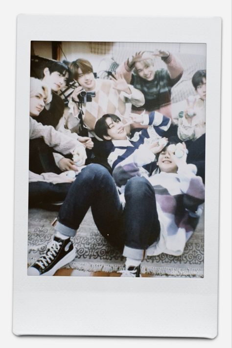 Enhypen Polaroid Pics, Stray Kids Polaroid, Polaroid Printable, Enhypen Polaroid, Polaroid Kpop, Polaroid Pics, Kids Collage, Enhypen Pics, Polaroid Pictures