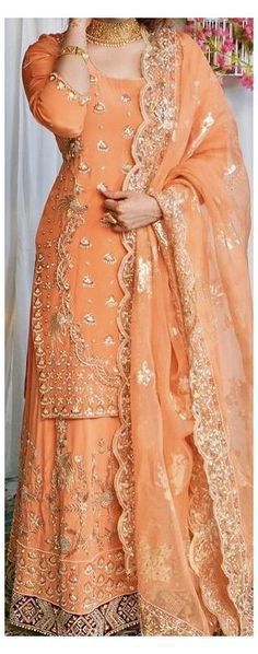 Palazzo Suits Indian Wedding, Peach Indian Suit, Peach Punjabi Suit, Punjabi Embroidery Suit Design, Punjabi Suit For Ladies, Net Dresses Pakistani, Peach Color Lehenga, Suits For Women Fashion, Punjabi Salwar Suits Party Wear