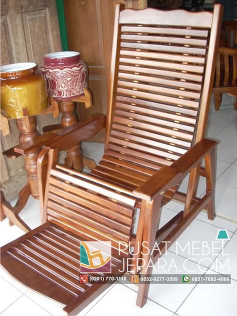 kursi-santai-goyang-krepyak-jati Folding Rocking Chair, Teak Wood Furniture, Mattress Buying, Convertible Furniture, Furniture Design Wooden, Carved Furniture, Teak Chairs, Indoor Chairs, Furniture Catalog