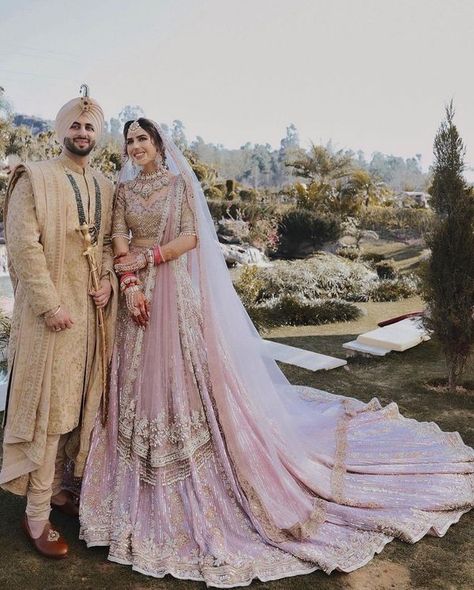 Pastel Bride And Groom Indian, Punjabi Destination Wedding, Pastel Lehenga Wedding Bride, Anand Karaj Outfit, Pastel Lehenga Designs, Lehenga Royal, Purple Indian Wedding, Pastel Bridal Lehenga, Sikh Couple