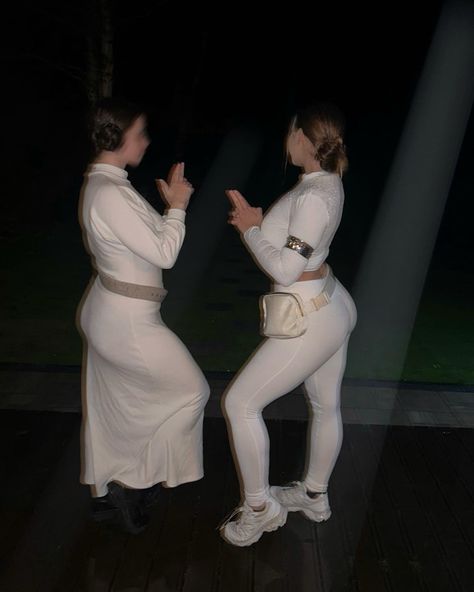 Leia and Padme Costume Padme And Leia Costume, Padme And Leia, Padme Costume, Iconic Duos, Star Wars Halloween Costumes, Leia Costume, Duo Costumes, Star Wars Halloween, Duo Halloween Costumes