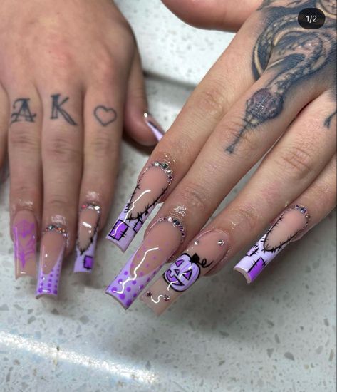 Shorties Acrylic Nails Halloween, Cute Purple Halloween Nails, Spooky Birthday Nails, Pretty Halloween Nails Acrylic, Halloween Shorties, Hollowed Nails, Y2k Halloween Nails, Purple Spooky Nails, Pink Halloween Nails Acrylic