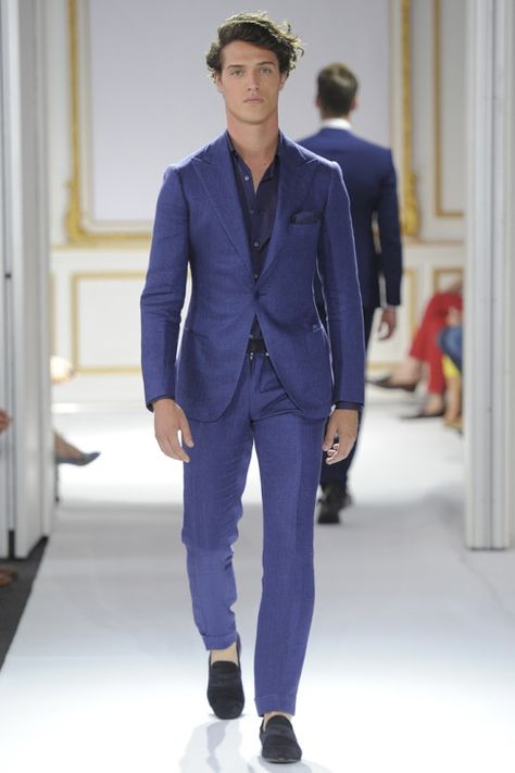 rickysrunway: Cifonelli Men’s RTW Spring 2016 Royal Blue Shirt Outfit, Wedding Suits Men Blue, Blue Linen Suit, Mens Fashion Week Street Style, Royal Blue Suit, Blue Suit Wedding, Mens Fashion Edgy, Mens Fashion Photography, Mens Casual Dress Outfits