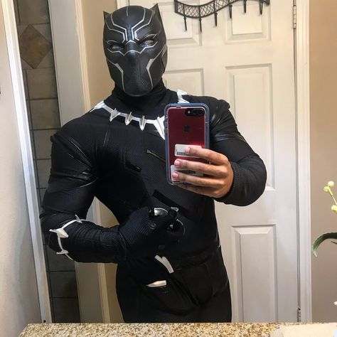 Mask came in today, Black Panther cosplay is complete! - Album on Imgur Black Panther Outfit, Black Panther Halloween Costume, Black Panther Cosplay, Panthers Outfit, Panther Pictures, Black Panther Costume, Awesome Cosplay, Marvel Venom, Wakanda Forever