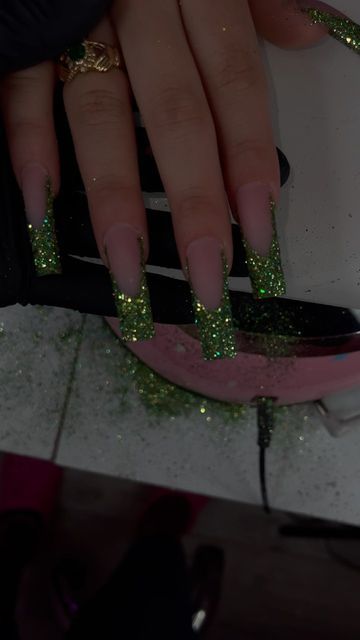 Peridot Nails Designs, Taurus Birthday Nails, Taurus Nails Designs, Taurus Nails, Taurus Szn, Zodiac Nail Designs, Ny Nails, Birthday Nail, Taurus Birthday