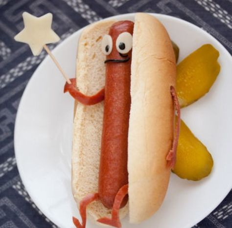 Hotdog fairy Decorações Com Comidas, Food Art For Kids, Fun Kids Food, Food Crafts, Kids Lunch, Food Humor, Food Presentation, Fun Snacks, Kid Friendly Meals