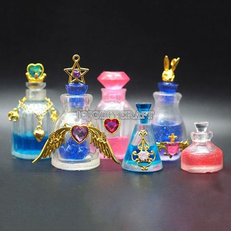 3d Perfume Bottle, Resin Jewelry Molds, Silicone Molds Jewelry, Kawaii Crafts, Rpg Dice, Miniature Bottles, Diy Cups, Epoxy Resin Crafts, Epoxy Resin Art