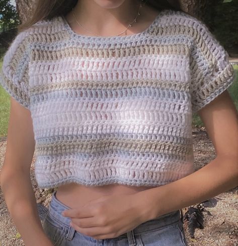 Simple Crochet Crop Top Pattern Free, Crochet Top Oversized, Appropriate Crochet Tops, Triple Crochet Top, Crochet Shirt With Sleeves, Ivy Crochet Top, Bolero Top Crochet, Cute Tops Crochet, Baggy Crochet Top