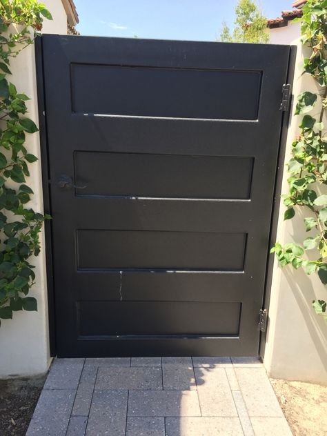 Black Iron Gates Entrance, Black Side Gate Ideas, Iron Side Gate, Side Yard Gate Wrought Iron, Solid Metal Gate, Side Gates Ideas Modern, Fence Gate Ideas Metal, Side Gates Metal, Modern Wrought Iron Gates