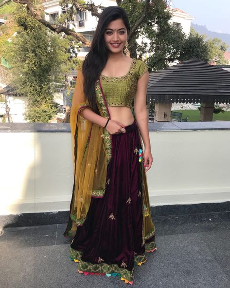 Shopzters | #StyleDiaries of Rashmika Mandanna Rashmika Mandanna, Indian Models, Beautiful Saree, Indian Beauty Saree, Stylish Girl, Indian Dresses, Look Fashion, Saree Designs, Indian Fashion