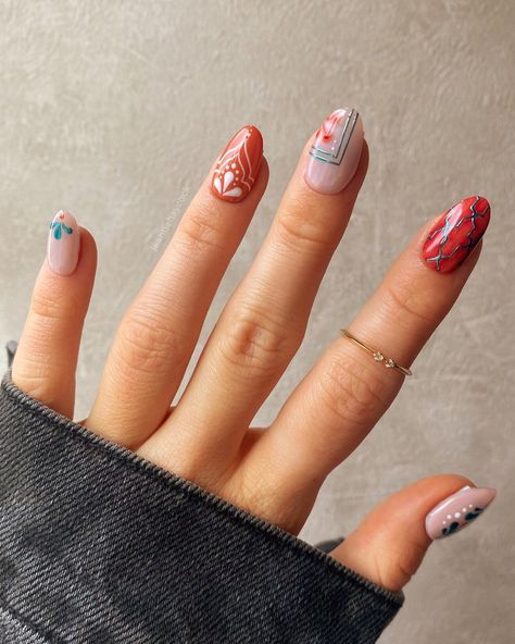 Morocco Inspired Nails, Moroccan Nail Art, Moroccan Nails Design, Marrakech Nails, Tile Nail Art, Complicated Nail Designs, Morocco Nails, Moroccan Nails, Paisley Nails